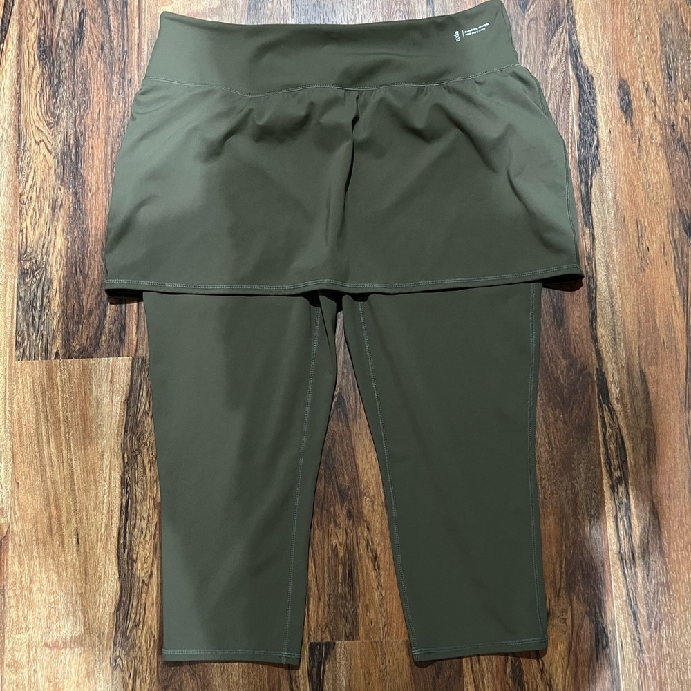 Zuda Dark Olive Active Leggings Skirted Super Cute EUC Size XLP Perfect Workout